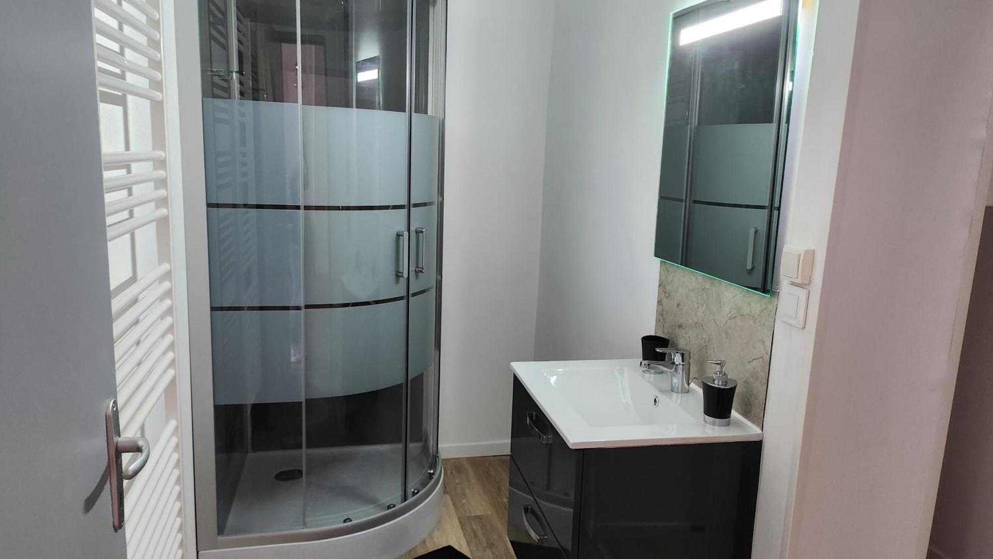Appartement Tout Confort Vue Sur Les Forts Salins-les-Bains Dış mekan fotoğraf